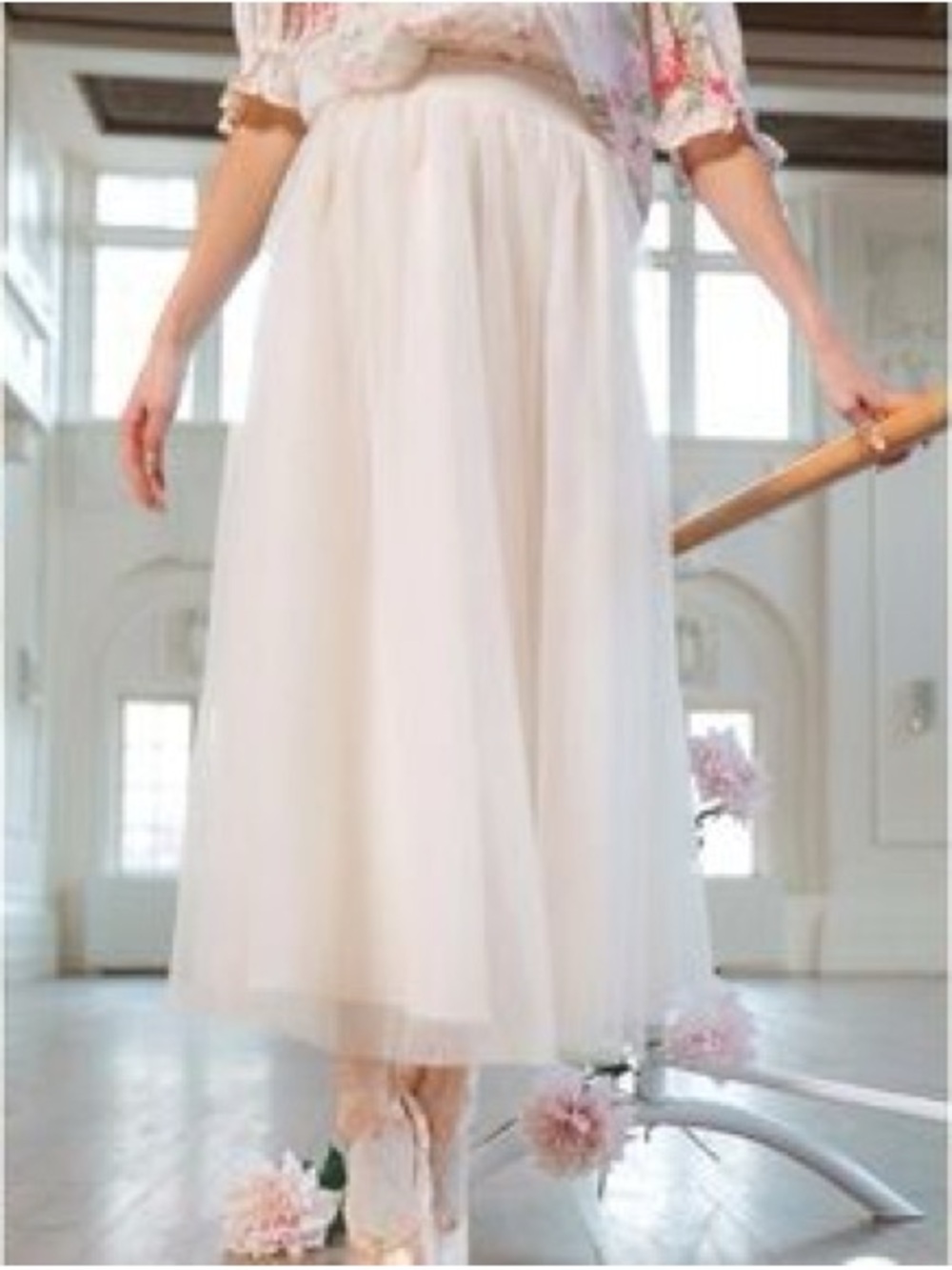 Ivy City Co Brigitte Midi Skirt in Cream Tulle